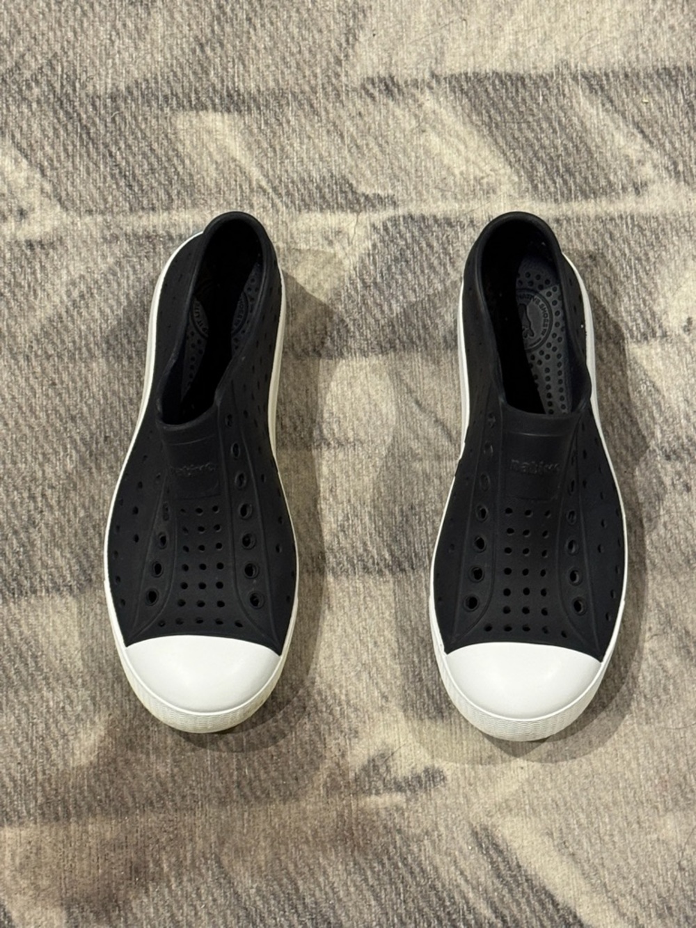 Native Jefferson Kids Shoes Black Slip-on Waterproof White Toe Water Girls J3